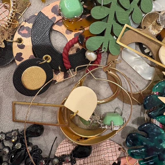 Earring bundle - Picture 4 of 4